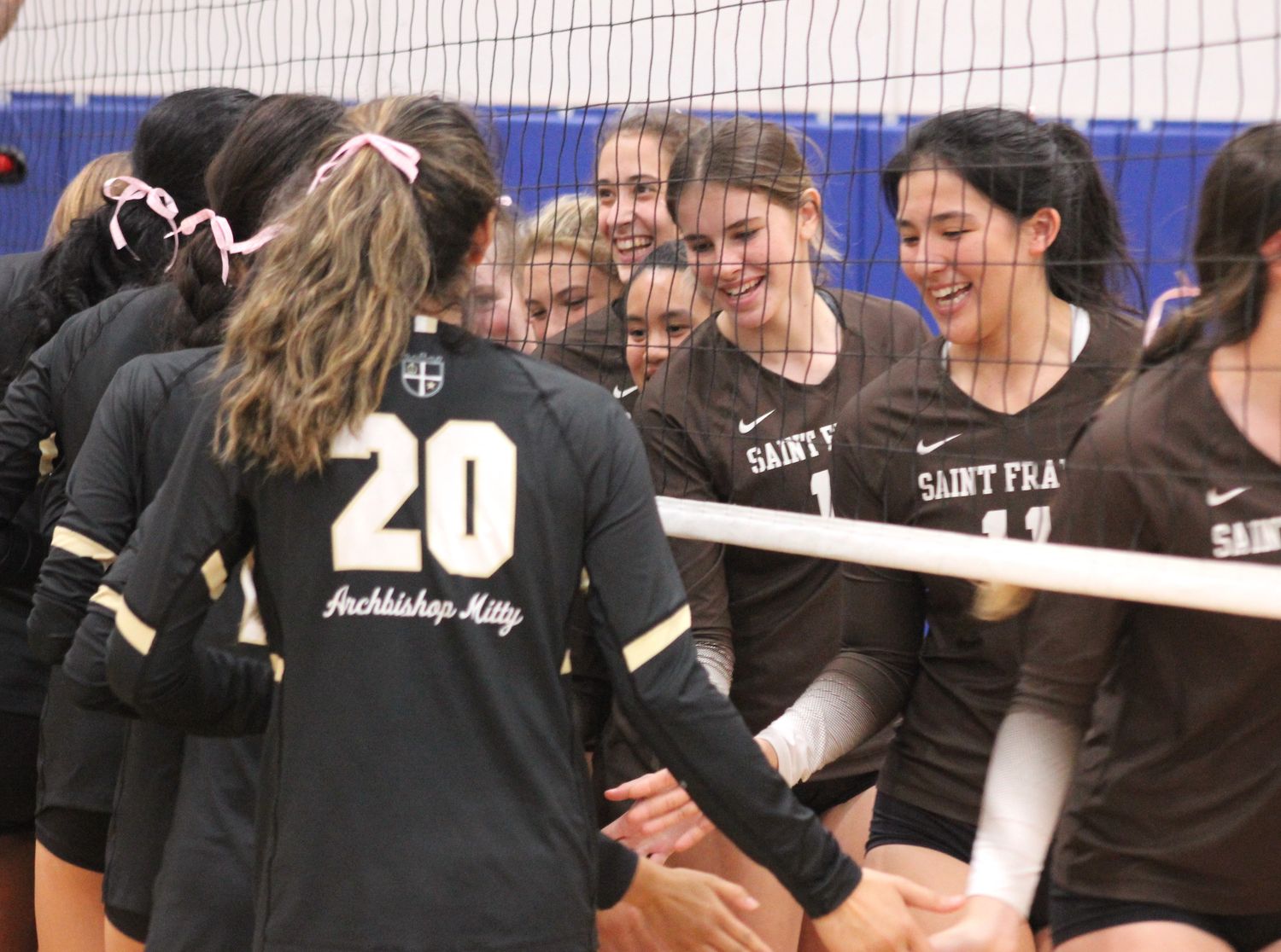 St. Francis Mitty girls volleyball Mitty coach Jon Wallace by Chace Bryson Oct. 2022SF_Mitty pregrame fives01